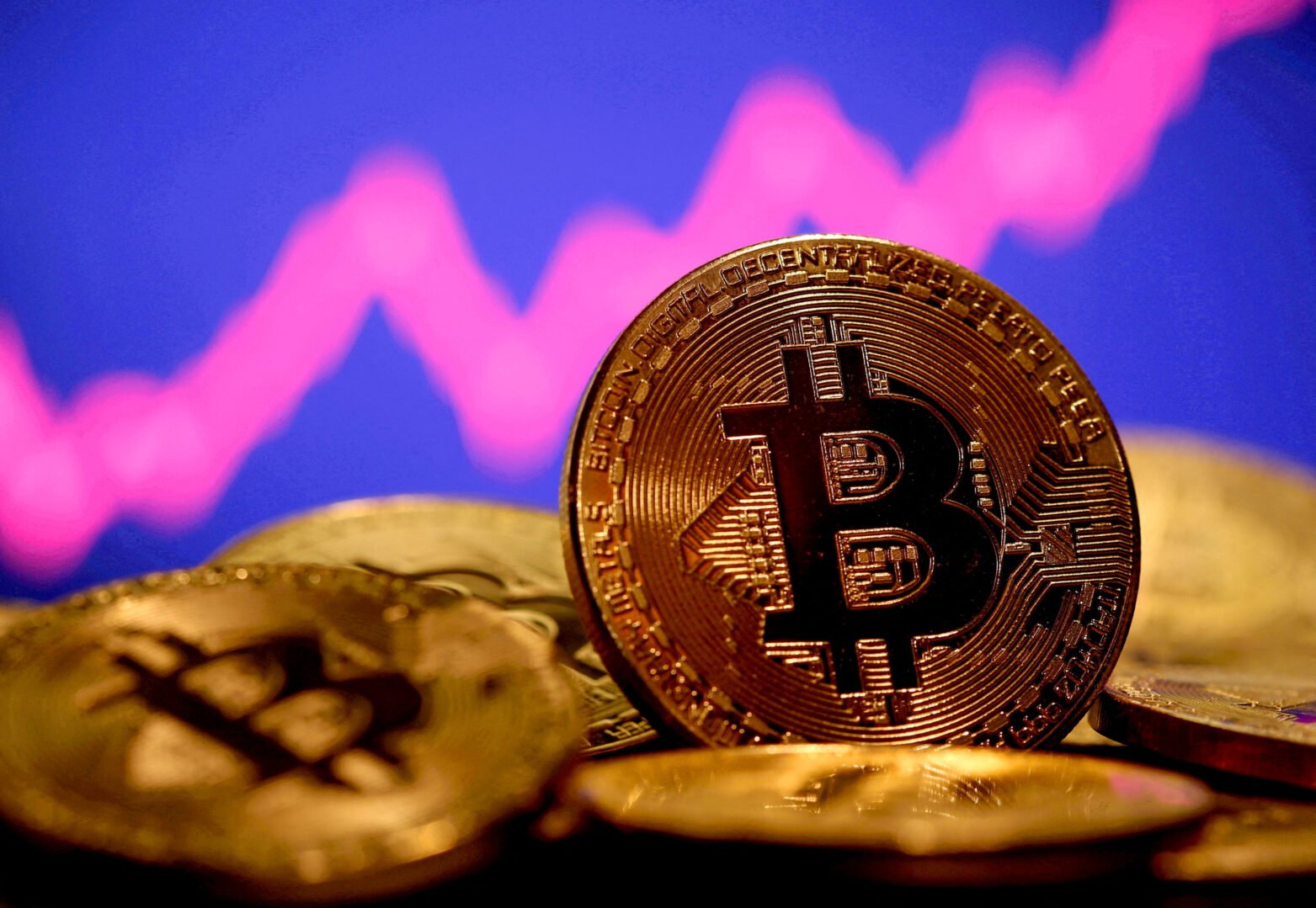 CBDCs can destroy the value of Bitcoin, according to Ted Cruz.